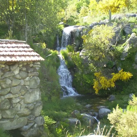 Quinta Dos 4 Lagares Pensión Serrazes